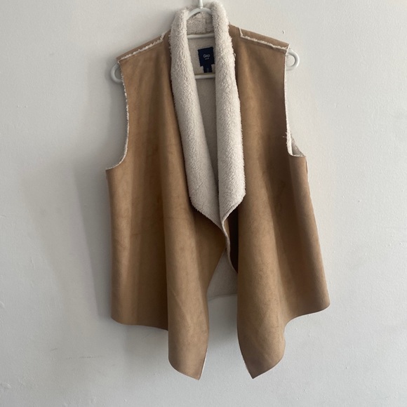 GAP Factory Jackets & Blazers - Sherpa vest